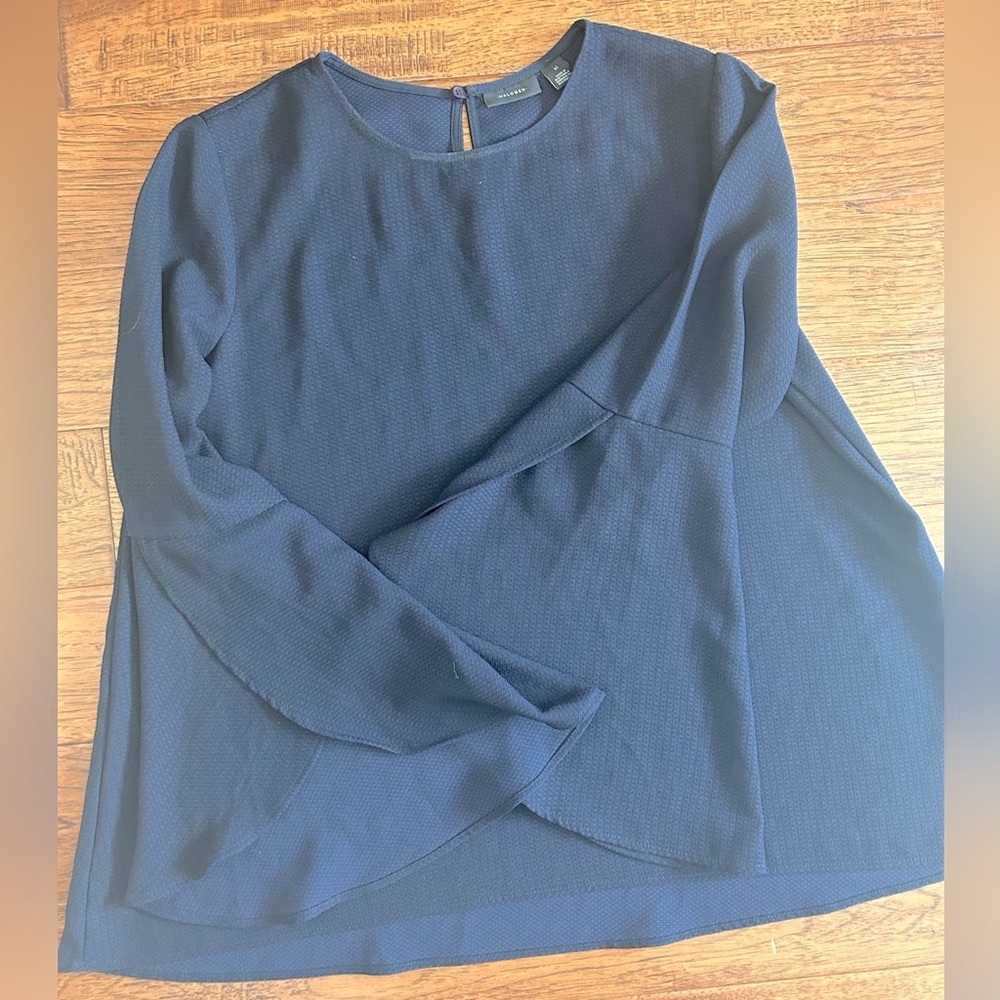 RARELY WORN:NAVY BLUE  XL HALOGEN BLOUSE WITH FLUTTER SLEEVES
